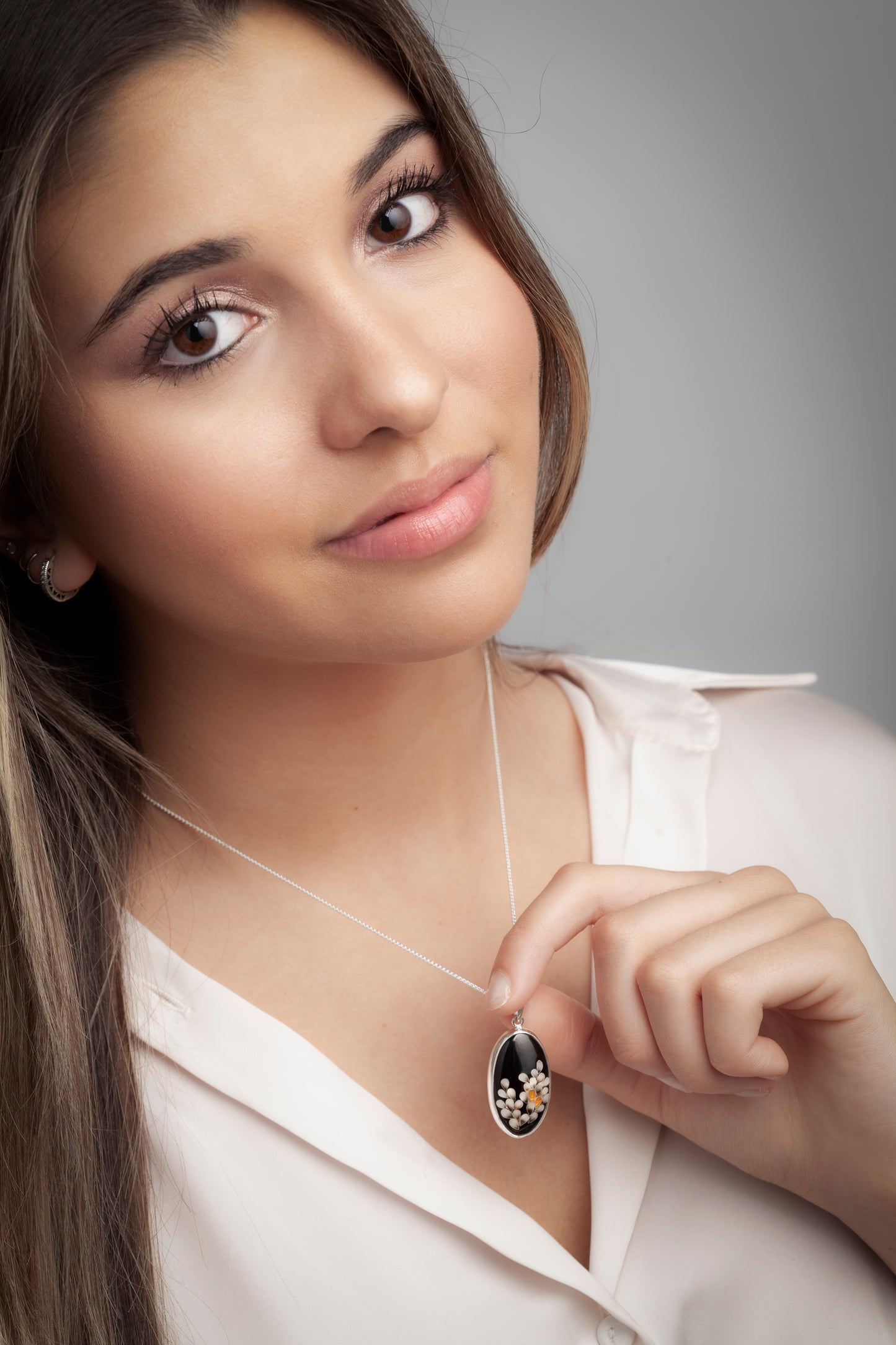Fall petals pendant (black)