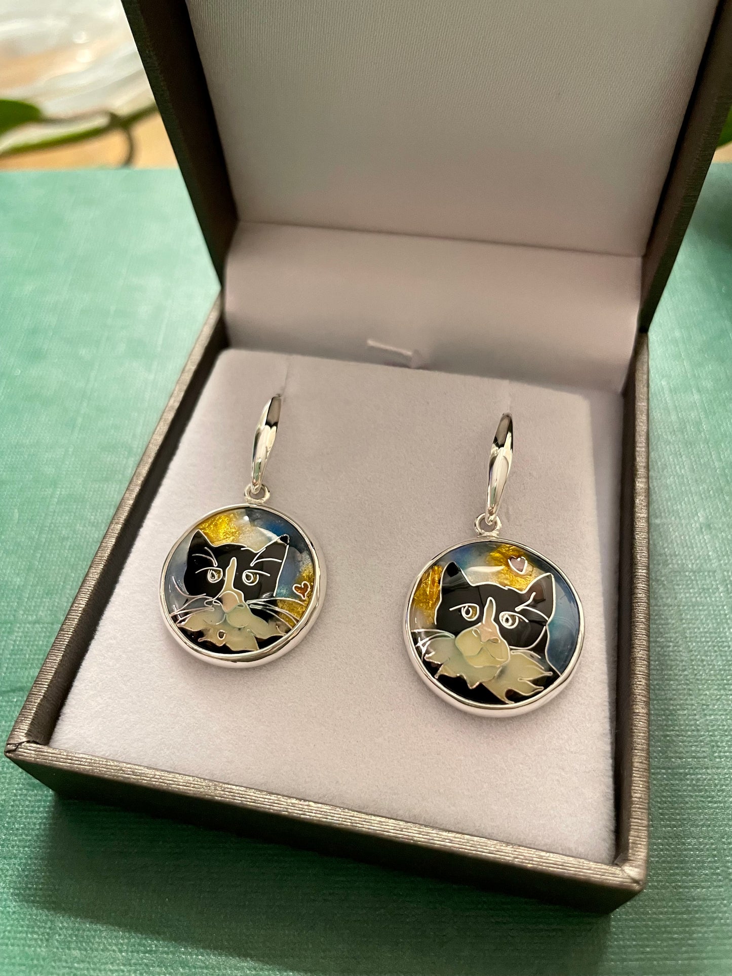 Earrings with cat images