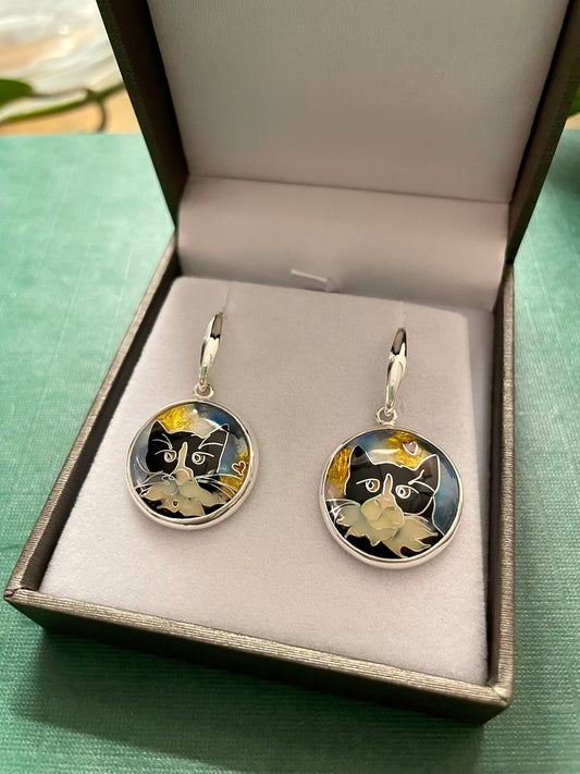 Earrings with cat images
